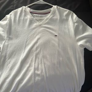 Tommy Hilfiger V Neck 100% Real. Size XL. Still in Good condition.